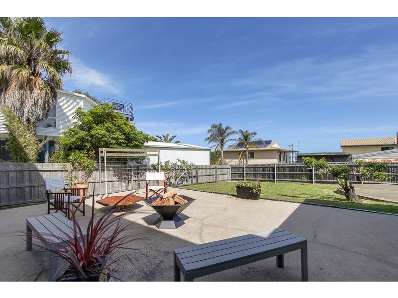 18 Lakeside Drive, Lake Tyers Beach VIC 3909