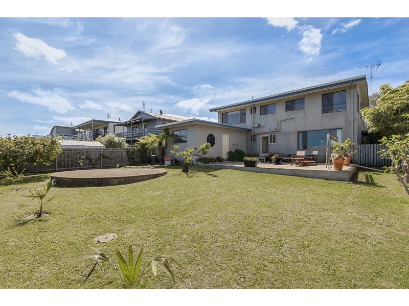 18 Lakeside Drive, Lake Tyers Beach VIC 3909