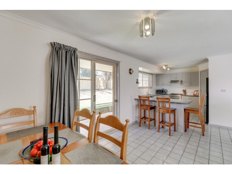 12 Margaret Court, Kalimna VIC 3909