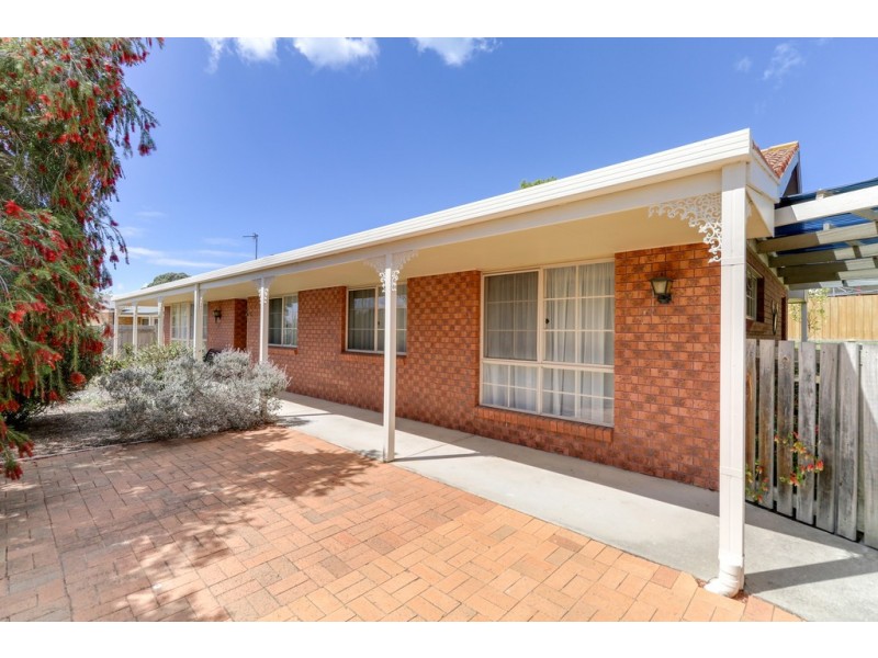 12 Margaret Court, Kalimna VIC 3909