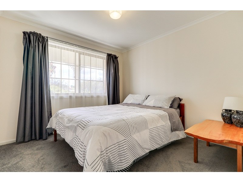 12 Margaret Court, Kalimna VIC 3909