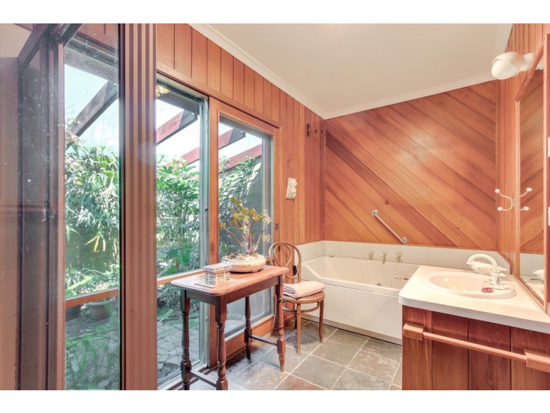 136 CORRINGLE ROAD, Newmerella VIC 3886