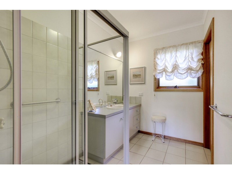136 CORRINGLE ROAD, Newmerella VIC 3886