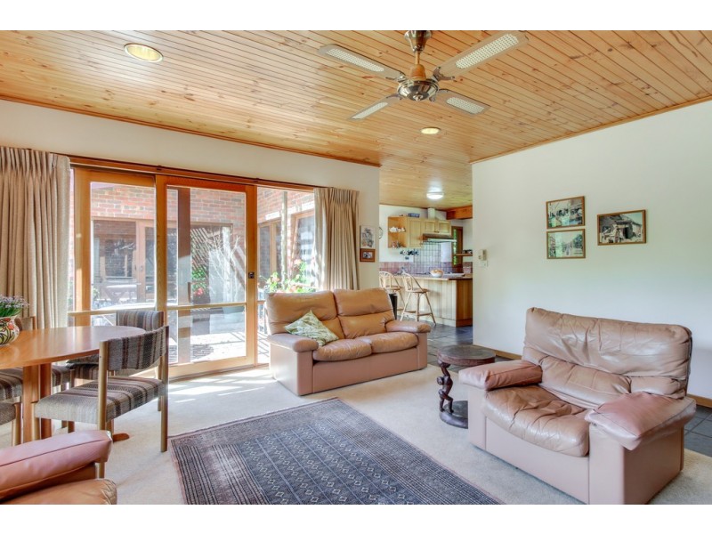 136 CORRINGLE ROAD, Newmerella VIC 3886