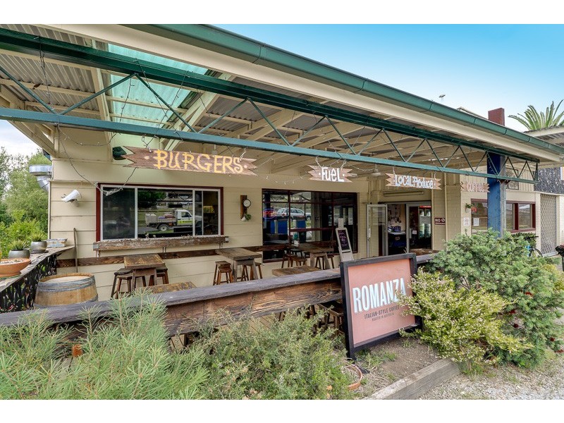 52 MAIN ROAD, Buchan VIC 3885