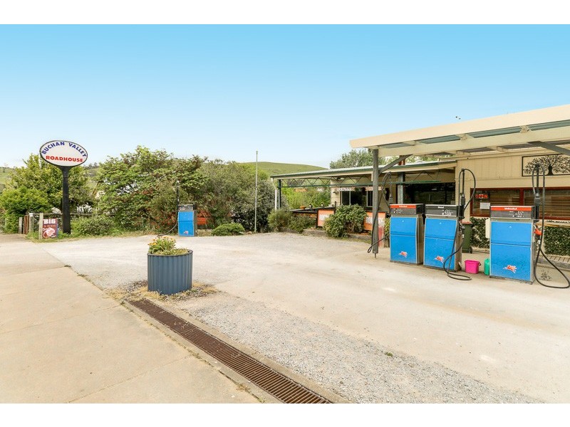 52 MAIN ROAD, Buchan VIC 3885