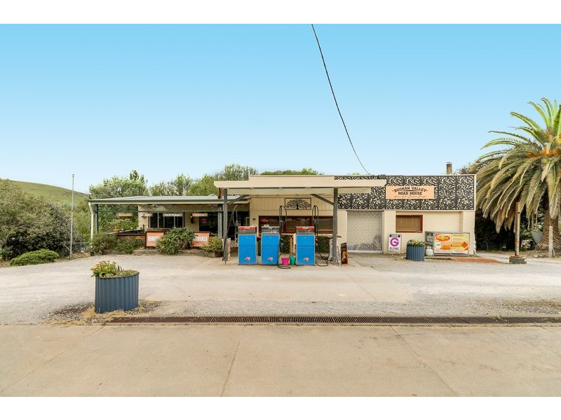 52 MAIN ROAD, Buchan VIC 3885