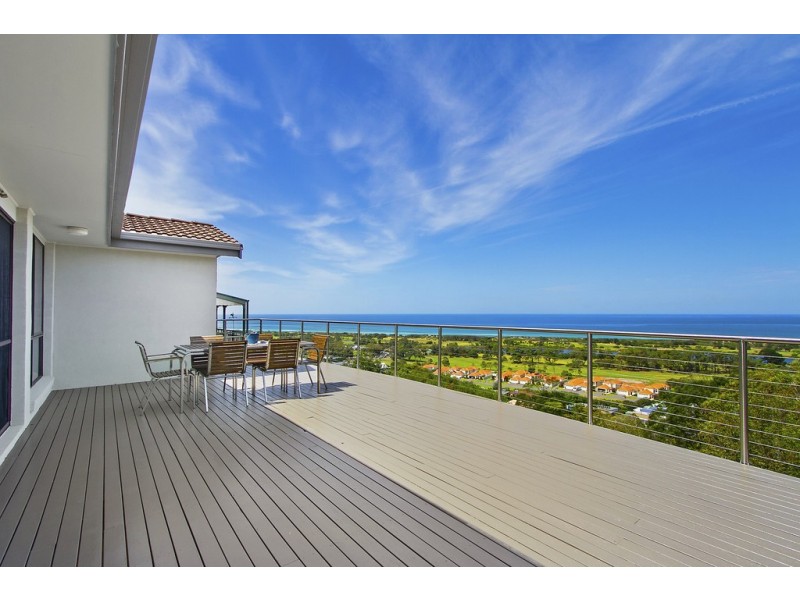 16 Ocean View Parade, Lakes Entrance VIC 3909