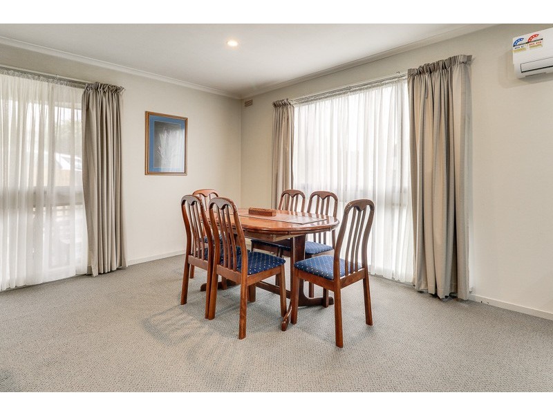 19 West Crescent, Lakes Entrance VIC 3909