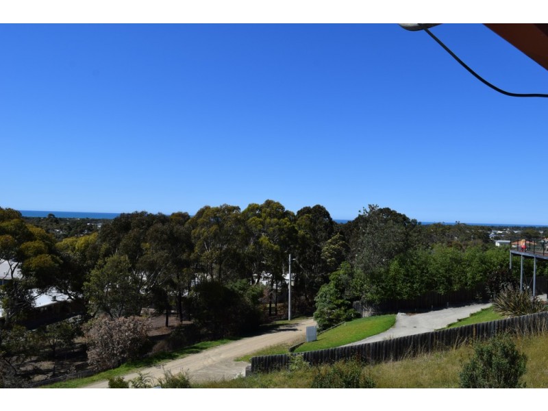 19 OUTLOOK AVENUE, Lakes Entrance VIC 3909