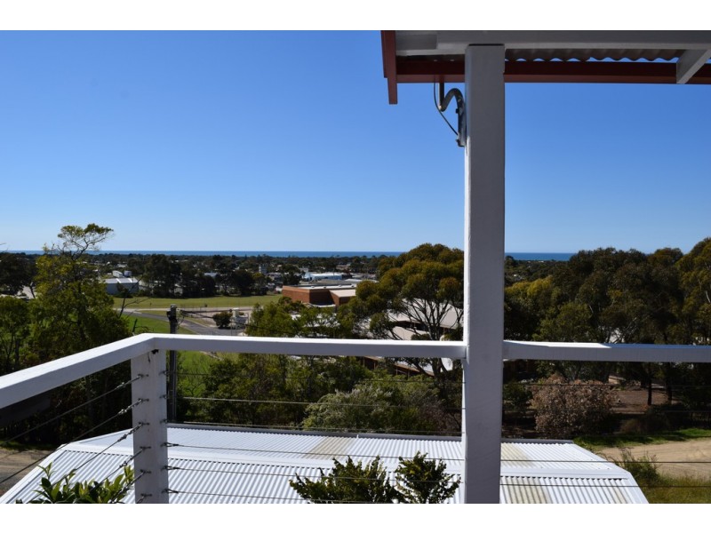 19 OUTLOOK AVENUE, Lakes Entrance VIC 3909