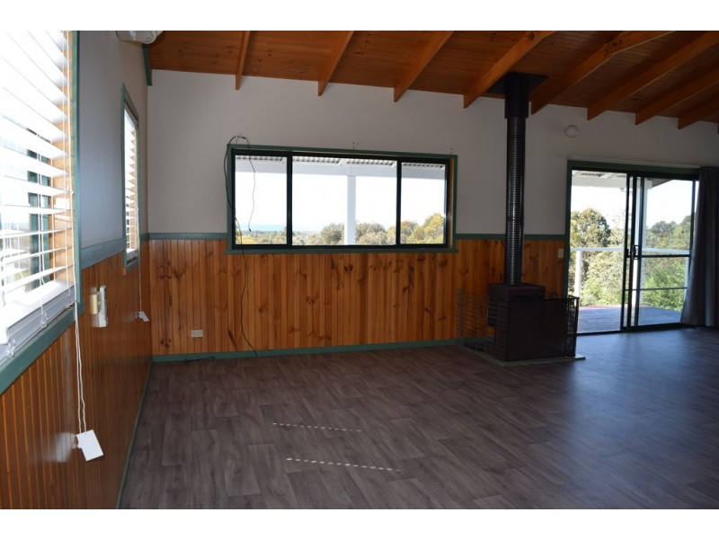 19 OUTLOOK AVENUE, Lakes Entrance VIC 3909