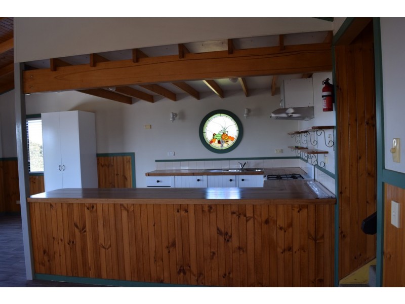 19 OUTLOOK AVENUE, Lakes Entrance VIC 3909