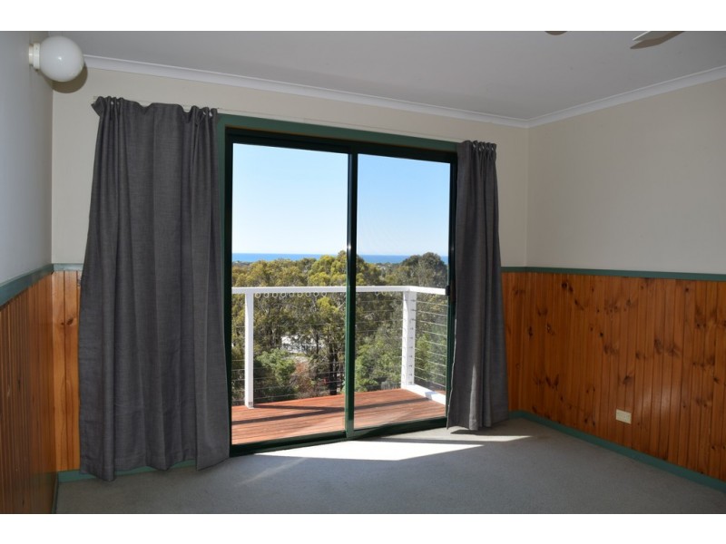 19 OUTLOOK AVENUE, Lakes Entrance VIC 3909