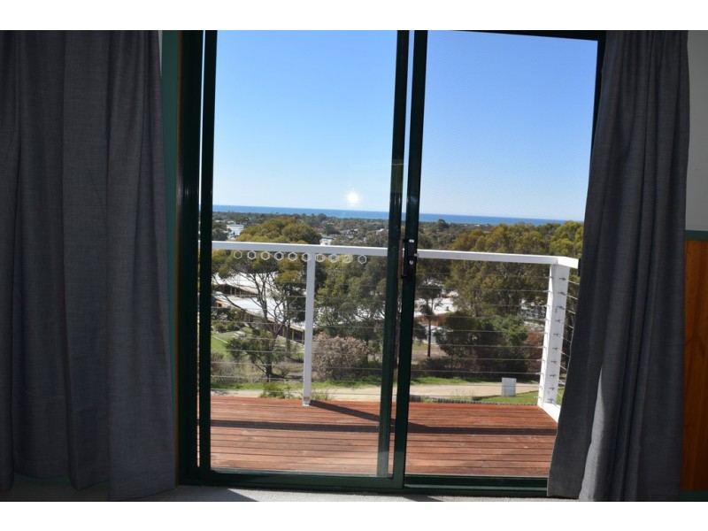 19 OUTLOOK AVENUE, Lakes Entrance VIC 3909