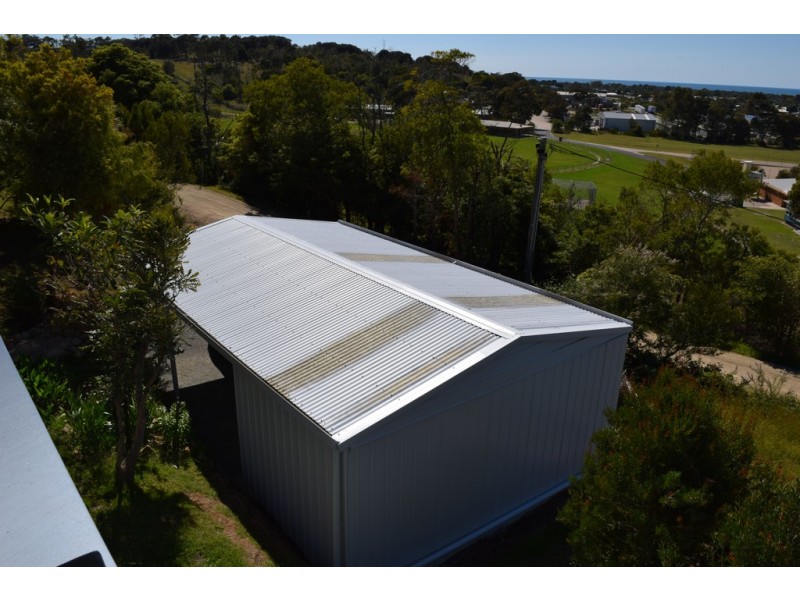 19 OUTLOOK AVENUE, Lakes Entrance VIC 3909