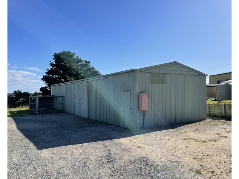 107 PALMERS ROAD, Lakes Entrance VIC 3909