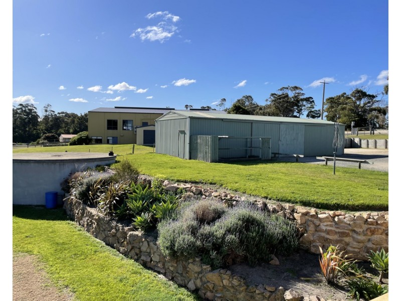 107 PALMERS ROAD, Lakes Entrance VIC 3909