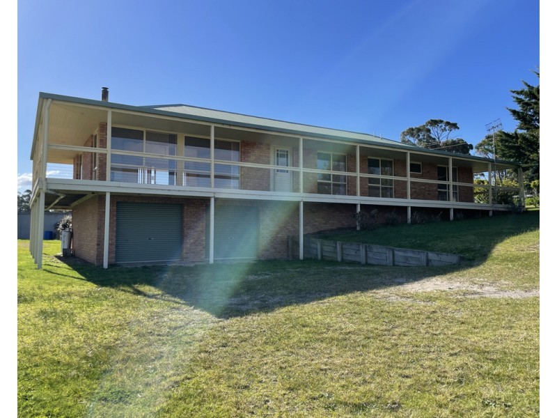 107 PALMERS ROAD, Lakes Entrance VIC 3909