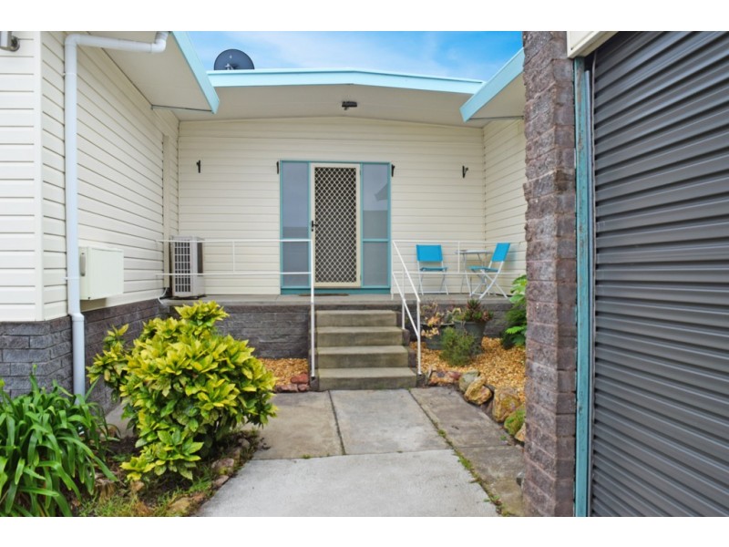 8 Nautilus Way, Lakes Entrance VIC 3909