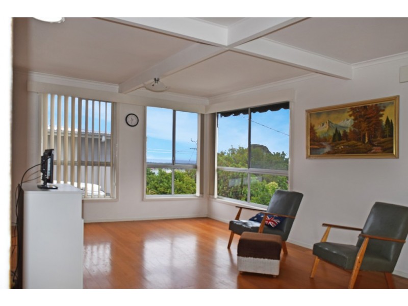 8 Nautilus Way, Lakes Entrance VIC 3909