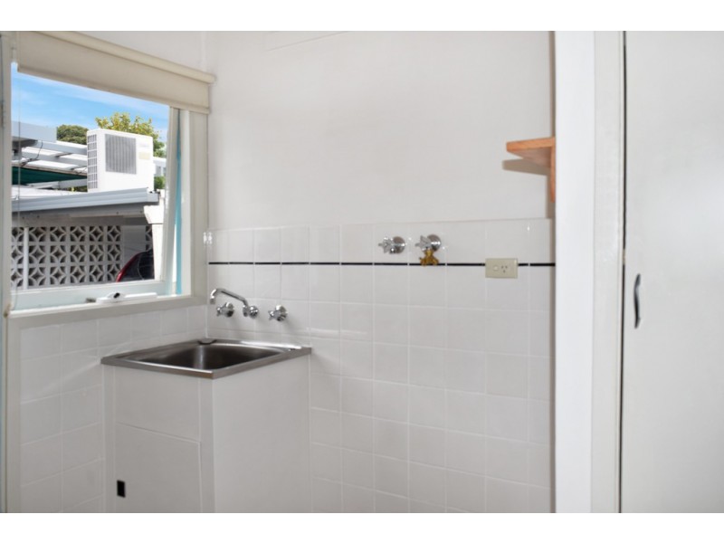 8 Nautilus Way, Lakes Entrance VIC 3909