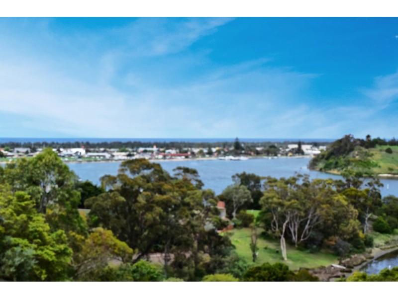 8 Nautilus Way, Lakes Entrance VIC 3909
