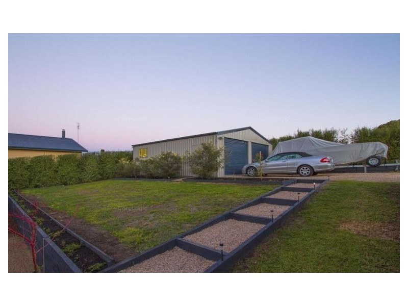 16 CHRISTMAS STREET, Metung VIC 3904