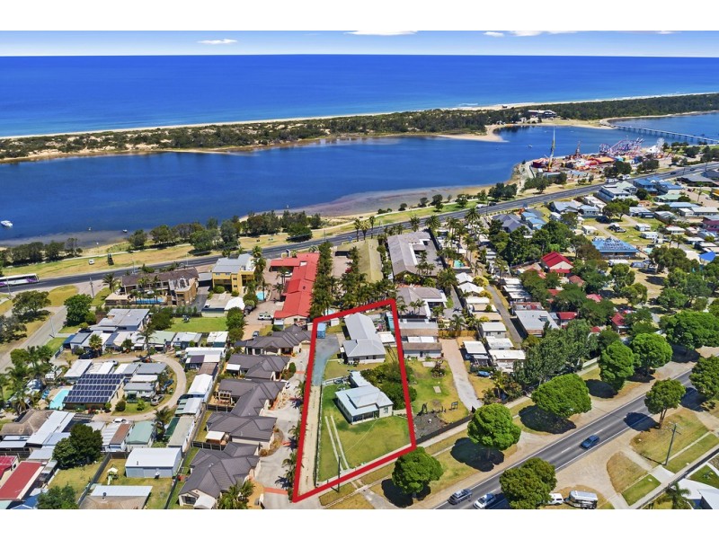 40-42 Roadknight Street, Lakes Entrance VIC 3909