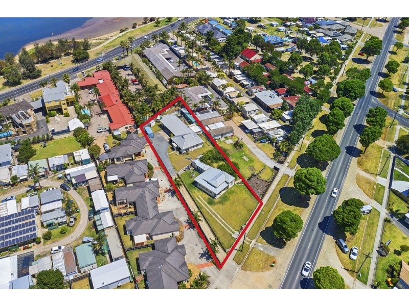 40-42 Roadknight Street, Lakes Entrance VIC 3909