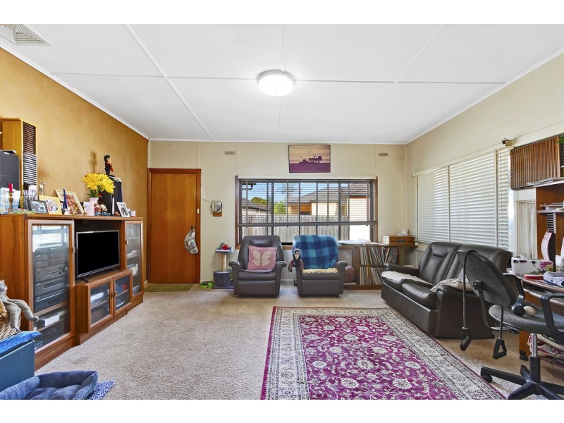 40-42 Roadknight Street, Lakes Entrance VIC 3909