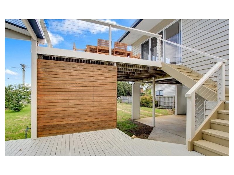 13 JETTY ROAD, Lakes Entrance VIC 3909