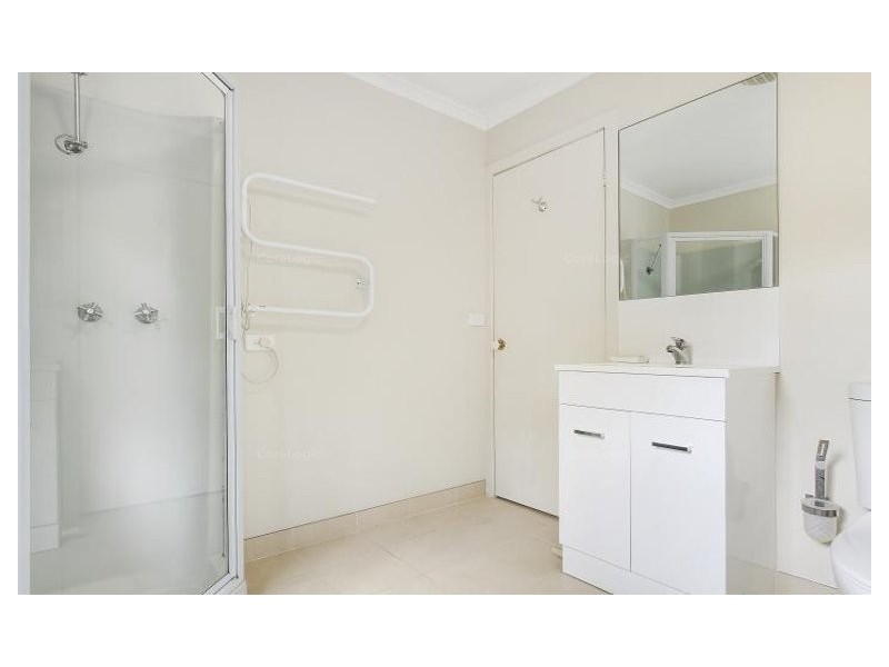 13 JETTY ROAD, Lakes Entrance VIC 3909