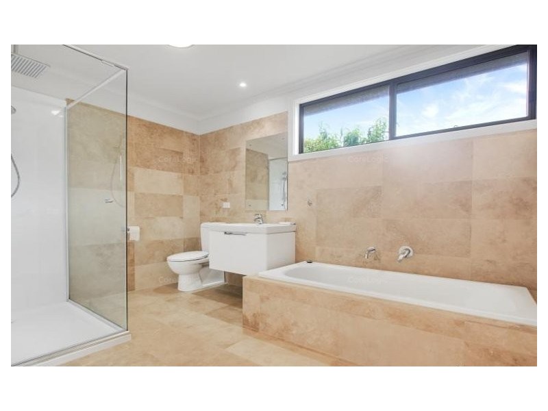 13 JETTY ROAD, Lakes Entrance VIC 3909