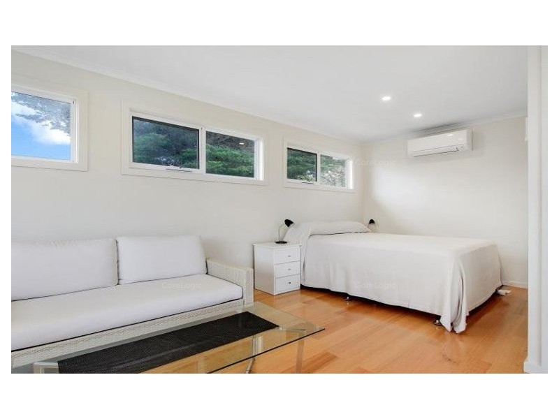 13 JETTY ROAD, Lakes Entrance VIC 3909