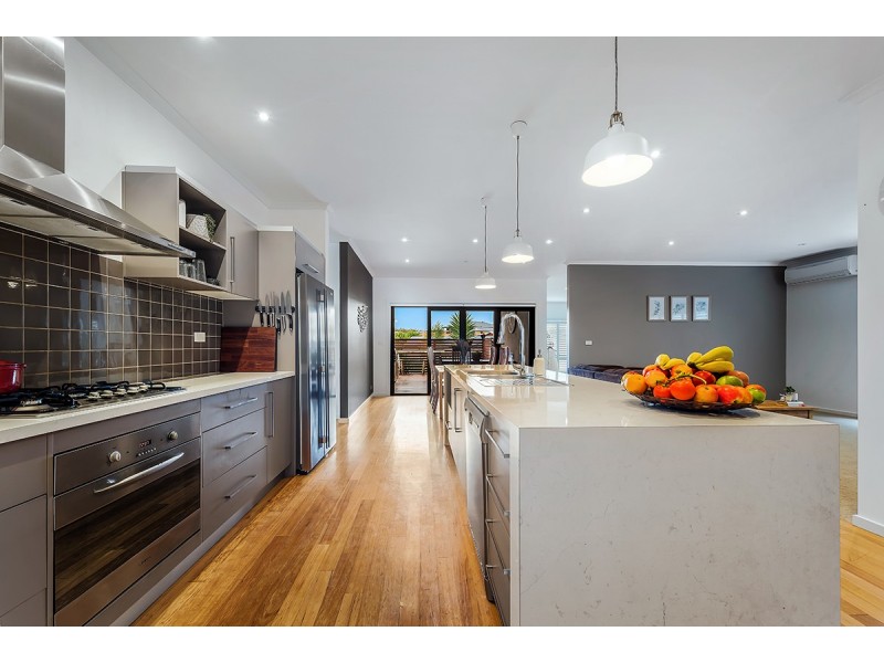 101 Stirling Drive, Lakes Entrance VIC 3909