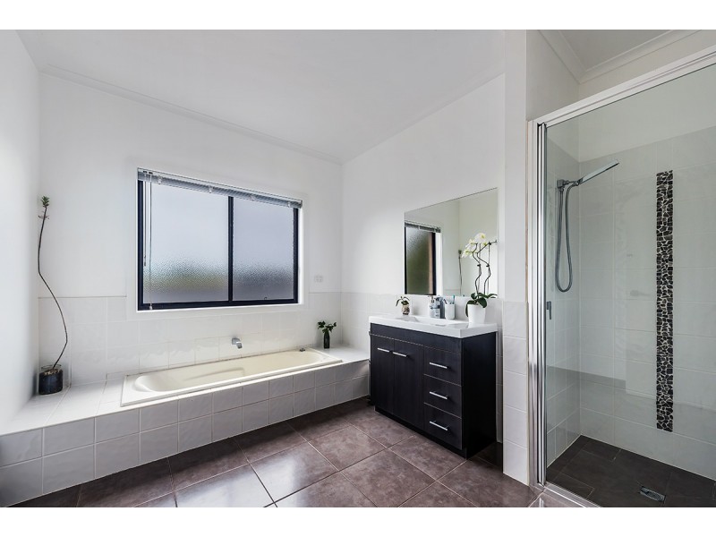 101 Stirling Drive, Lakes Entrance VIC 3909