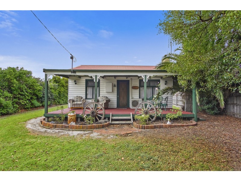 44 Don Road, Lakes Entrance VIC 3909