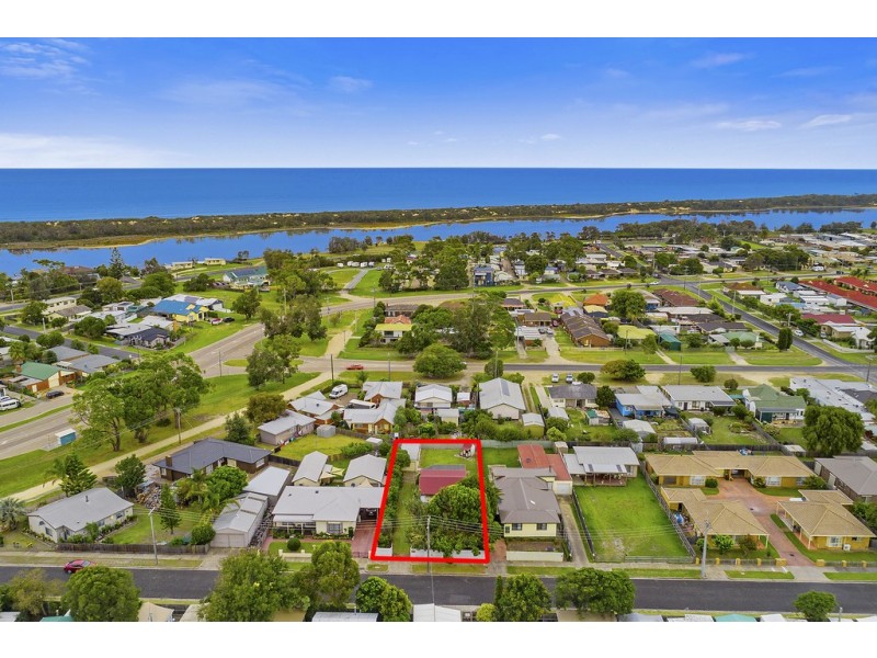 44 Don Road, Lakes Entrance VIC 3909