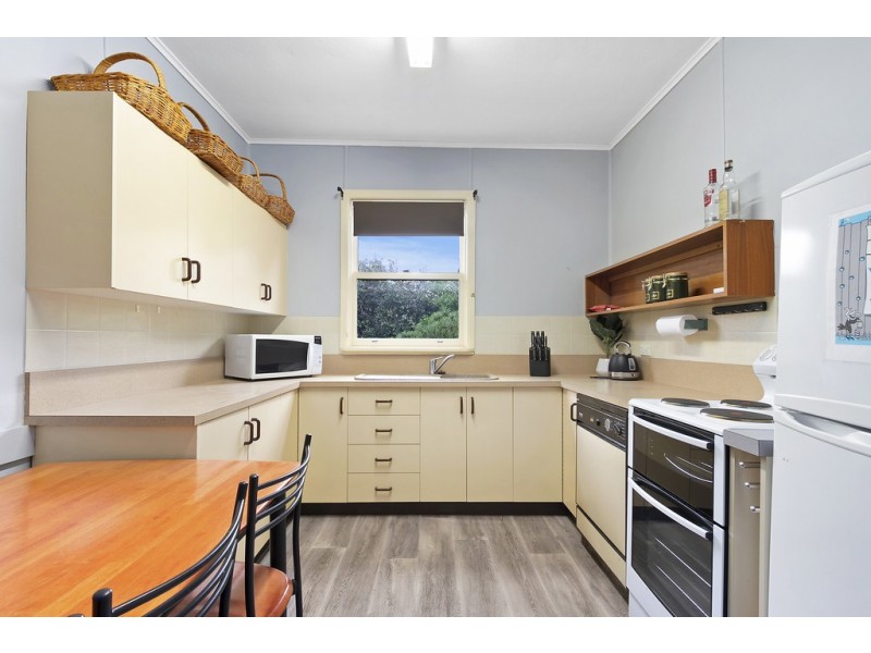 44 Don Road, Lakes Entrance VIC 3909