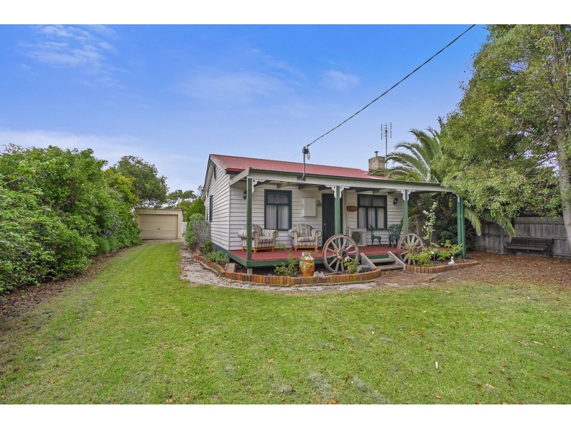 44 Don Road, Lakes Entrance VIC 3909