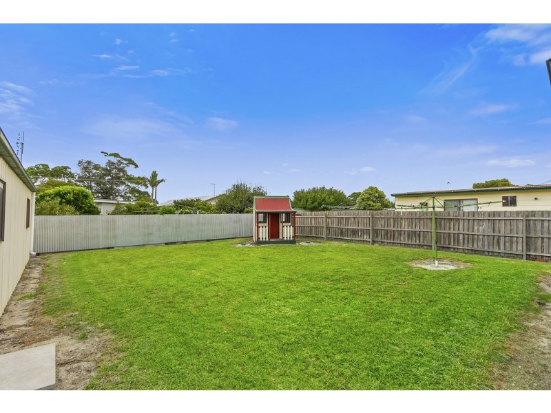 44 Don Road, Lakes Entrance VIC 3909