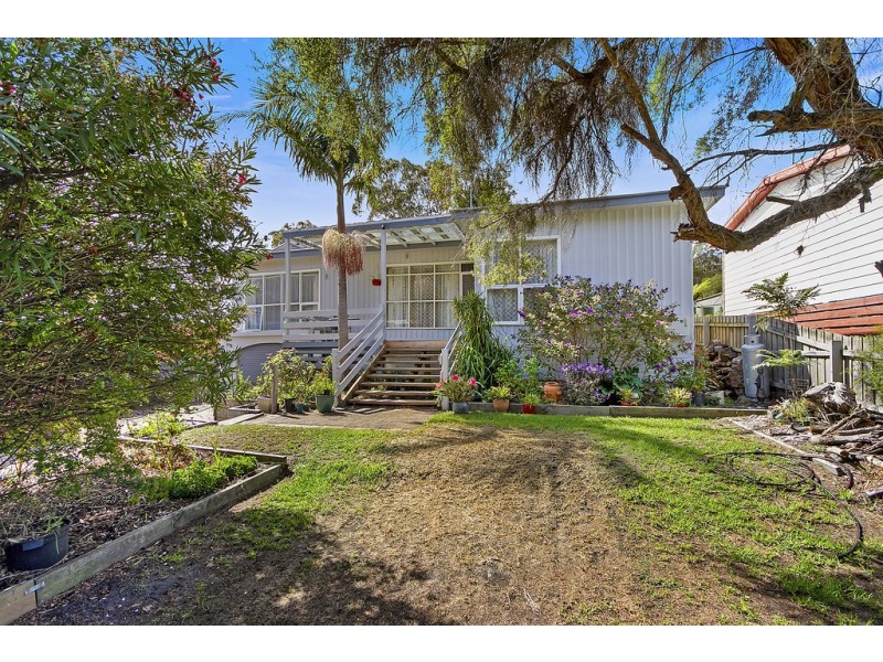 11 Worcester Road, Lakes Entrance VIC 3909