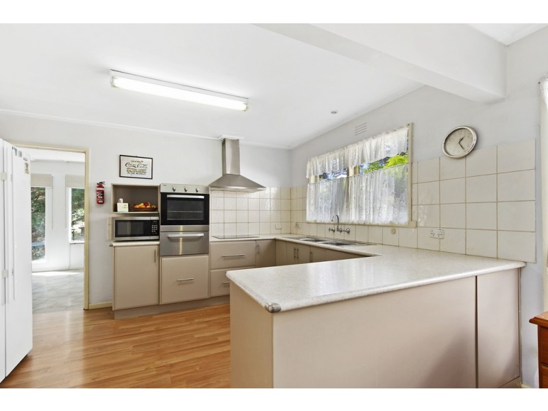 11 Worcester Road, Lakes Entrance VIC 3909