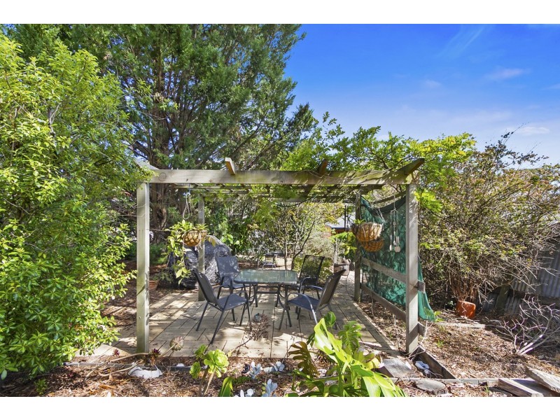 11 Worcester Road, Lakes Entrance VIC 3909