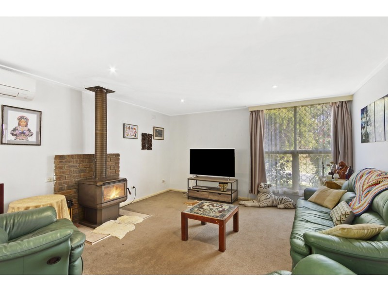 11 Worcester Road, Lakes Entrance VIC 3909