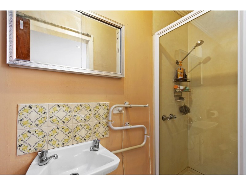 11 Worcester Road, Lakes Entrance VIC 3909