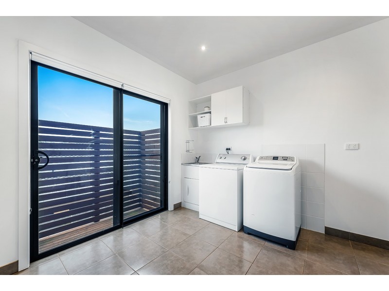 101 STIRLING DRIVE, Lakes Entrance VIC 3909