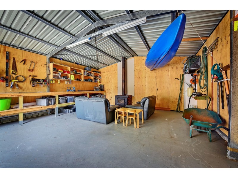 101 STIRLING DRIVE, Lakes Entrance VIC 3909