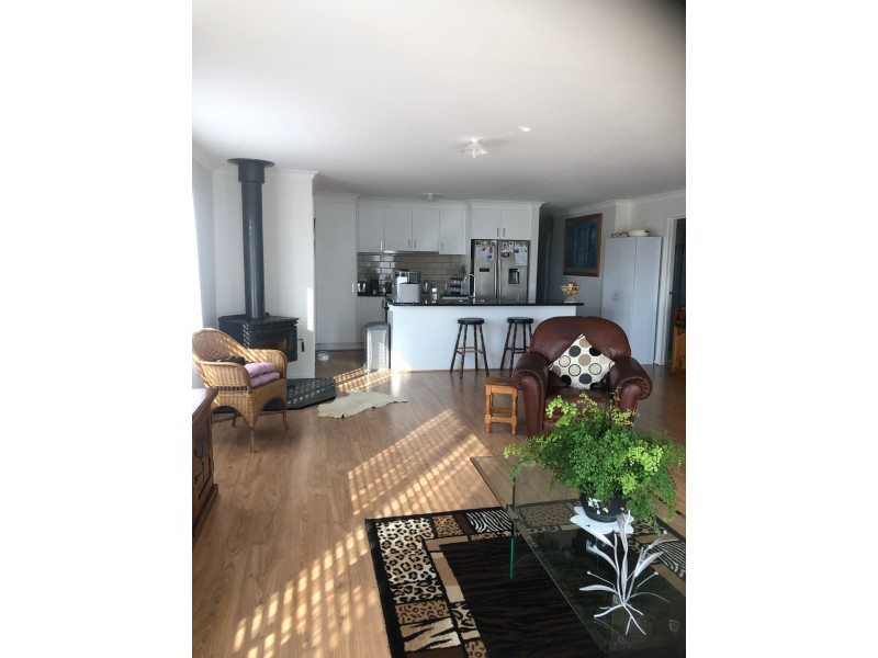 83 Albatross Road, Kalimna VIC 3909